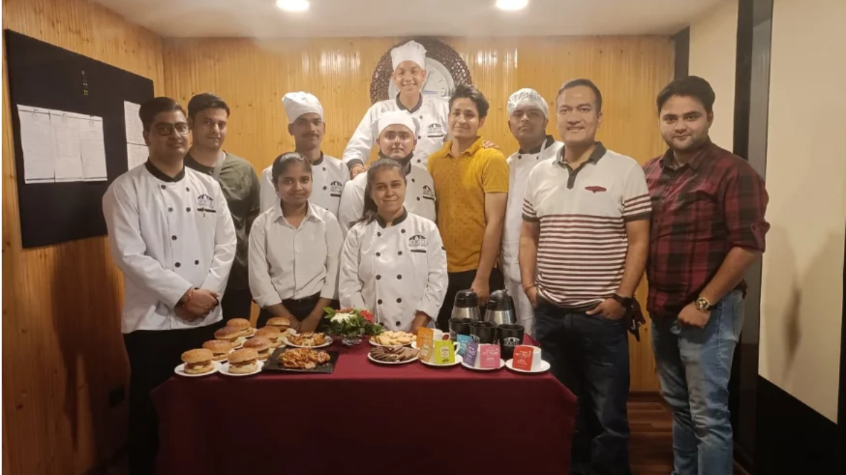 servo IHM Hotel Management Students